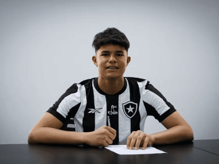 Jovem jogador Bruninho Samudio, filho de Eliza Samudio e ex-goleiro Bruno