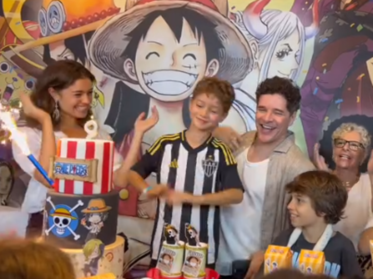 Atores Sophie Charlotte e Daniel de Oliveira na festa do filho