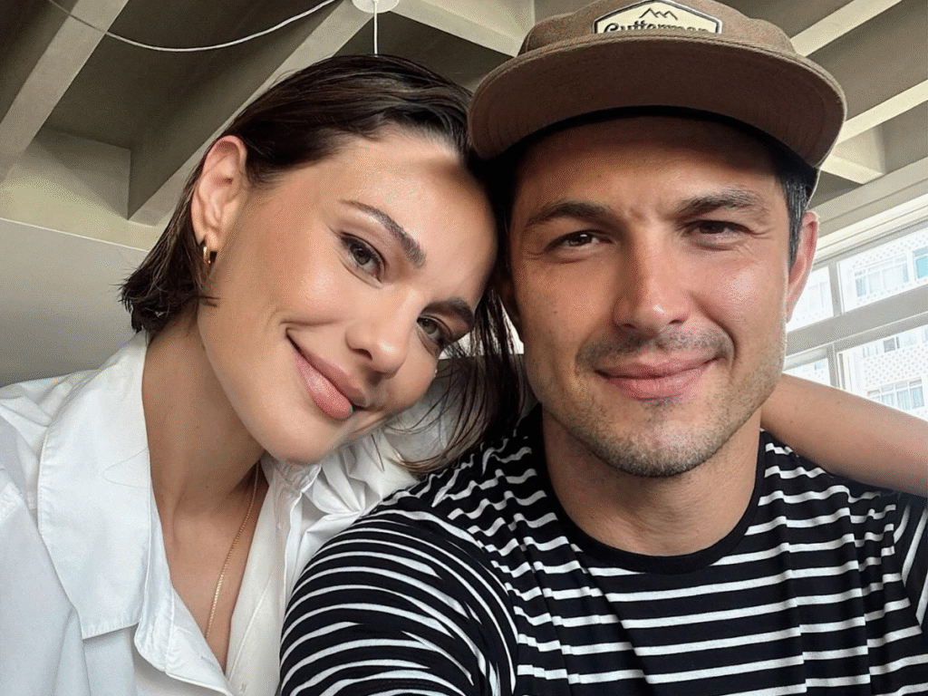 Ator Rômulo Estrela e sua mulher, Nilma Quariguasi