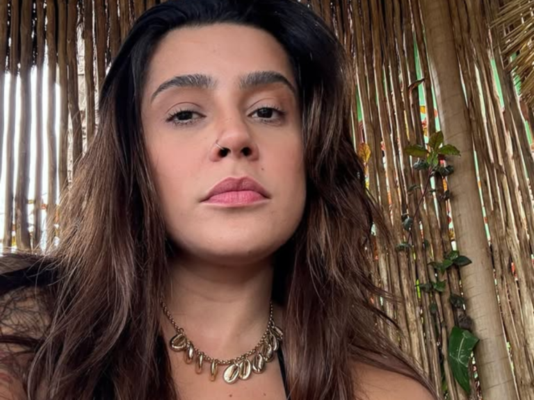 Cantora Lauana Prado