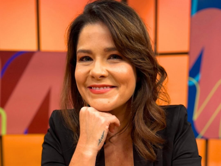 Atriz Samara Felippo