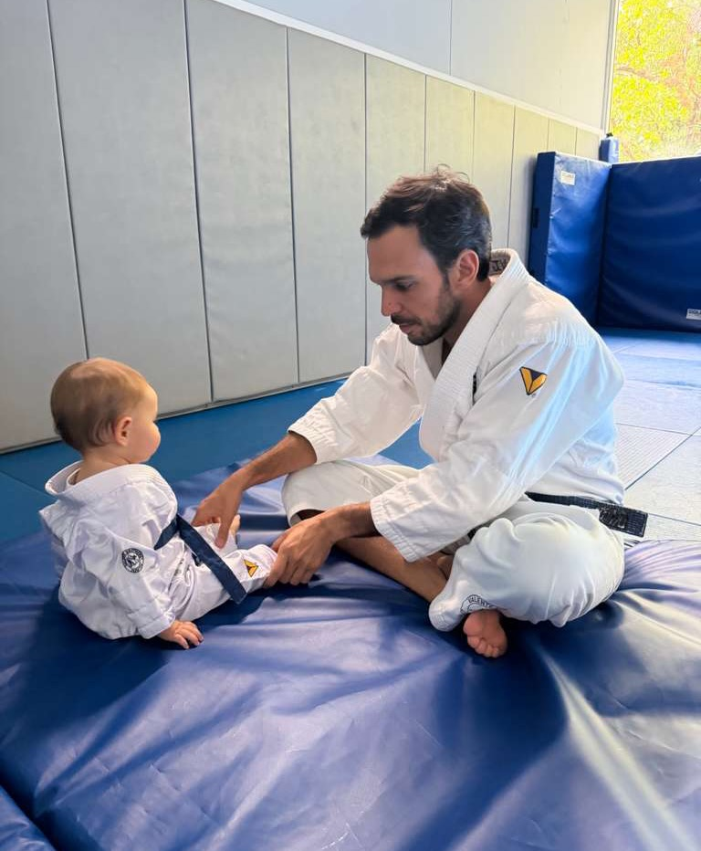 Lutador Joaquim Valente e o filho que ele tem com Gisele Bündchen
