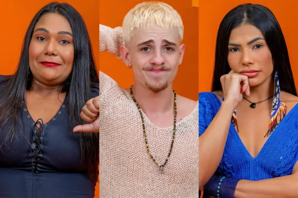 Montagem com três fotos individuais de Chaiany, Juliano Floss e Marciele contra um fundo laranja vibrante. À esquerda, Chaiany sorri com cabelos pretos lisos; ao centro, Juliano Floss posa com cabelos loiros platinados e blusa de tricô; à direita, Marciele encara a câmera com acessórios indígenas e blusa azul.