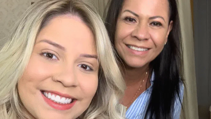 Marília Mendonça e sua mãe, Ruth Moreira
