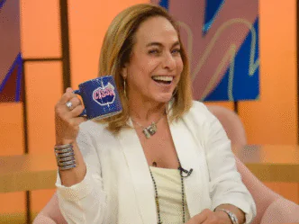 Apresentadora Cissa Guimarães no Sem Censura, da TV Brasil