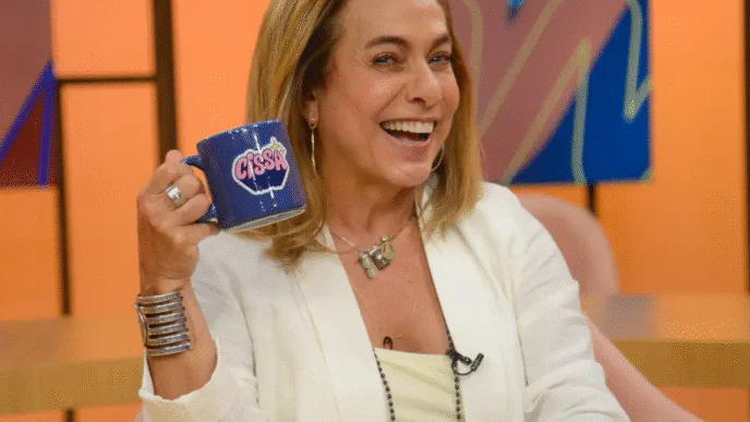 Apresentadora Cissa Guimarães no Sem Censura, da TV Brasil