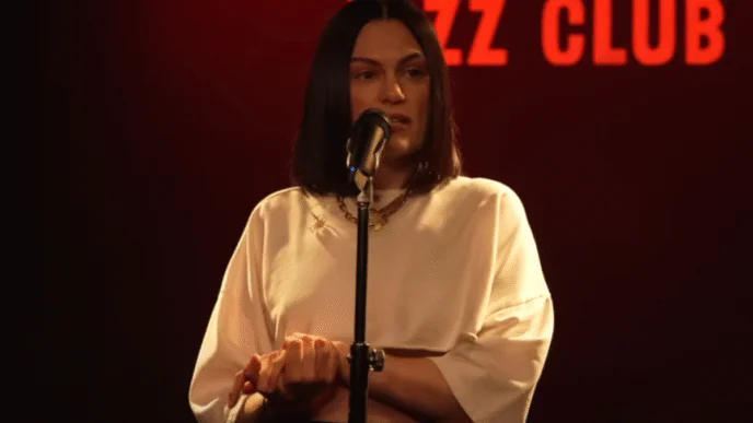 Cantora Jessie J