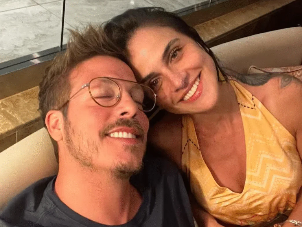Humorista Fábio Porchat e sua namorada, Priscila Castello Branco