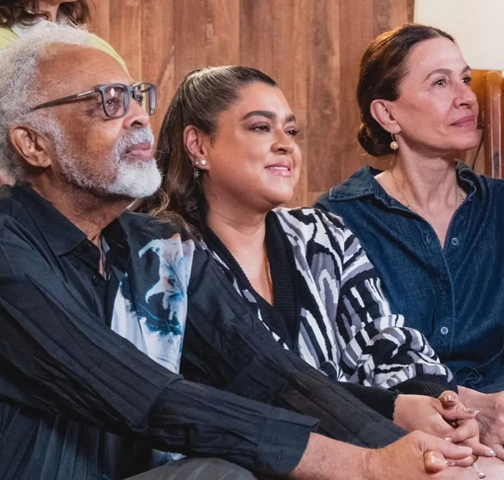 Preta Gil com o pai e a madrasta