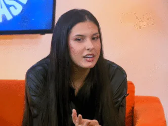 Cantora Ana Castela em entrevista