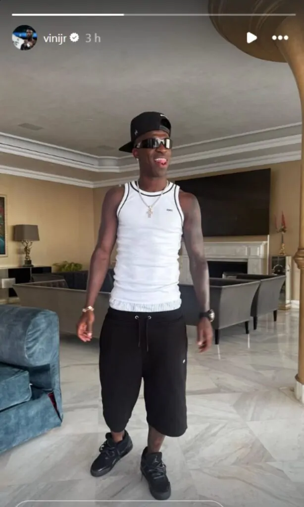 Jogador Vinicius Júnior em  mansão onde Virginia estava 