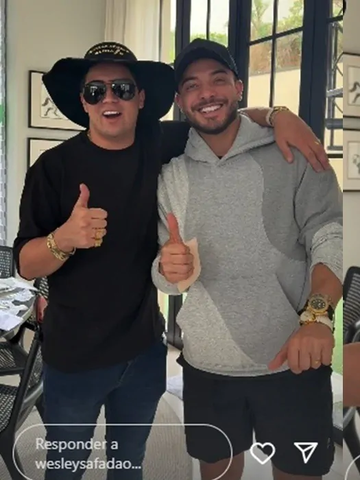 Cantores Wesley Safadão e Natanzinho Lima