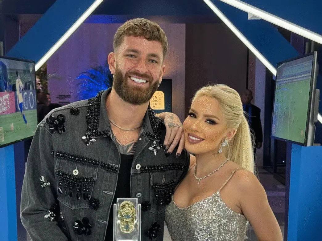 Jogador Léo Pereira e a influenciadora Karoline Lima