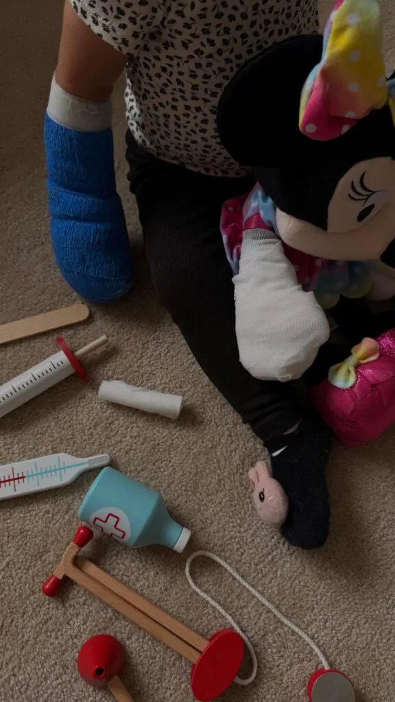 Braço de Helena, filha de Neymar