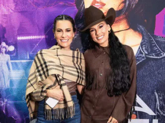 Cantora Ana Castela e sua mãe, Michele Castela