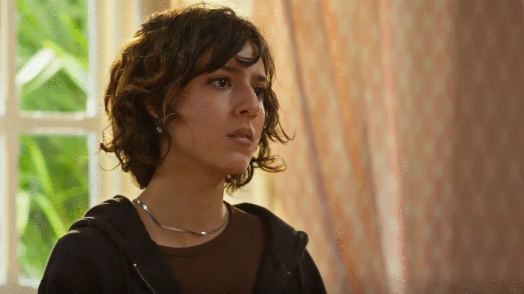 Atriz Flora Camolese na novela Dona de Mim