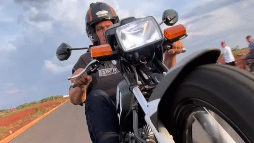 Renan Romero, influenciador digital conhecido como "Gigante du Grau"