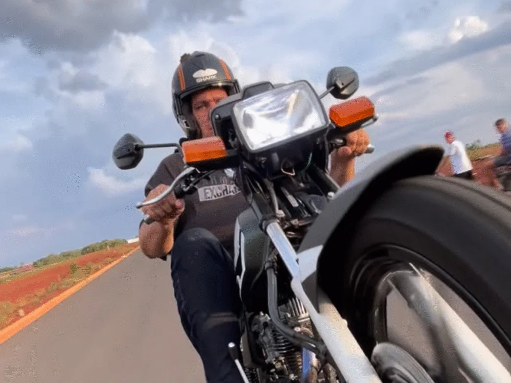 Renan Romero, influenciador digital conhecido como "Gigante du Grau"