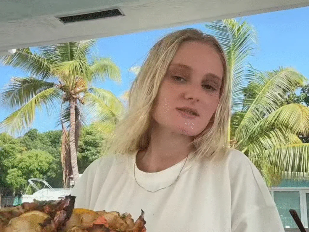 Influenciadora Tini Younger