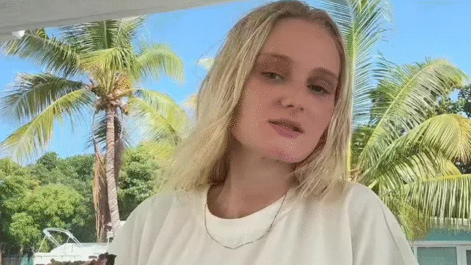 Influenciadora Tini Younger