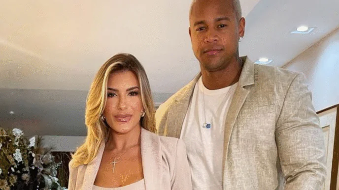 Cantor Léo Santana e sua mulher, a influenciadora Lore Improta