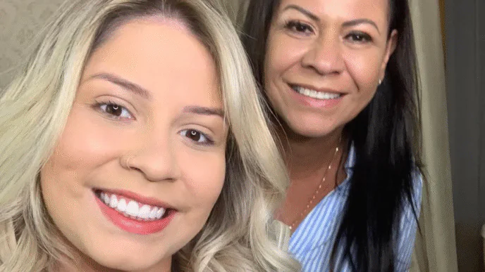 Cantora Marília Mendonça e sua mãe, Ruth Moreira, a Dona Ruth