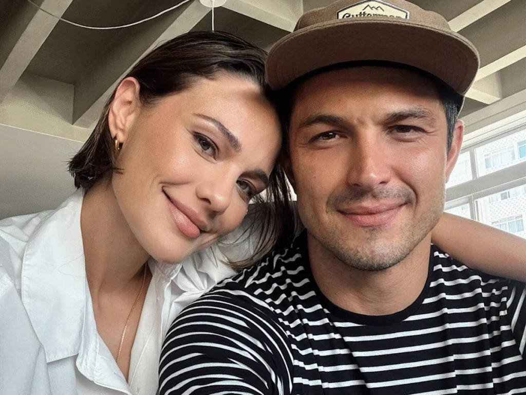 Ator Rômulo Estrela e sua mulher, Nilma Quariguasi