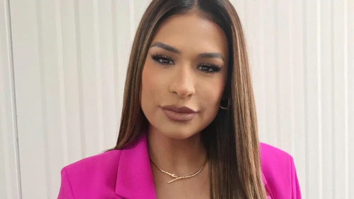 Cantora Simone Mendes