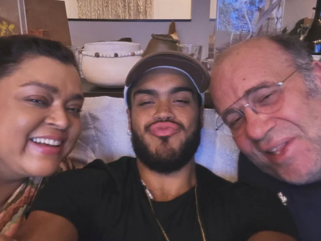 Francisco Gil e pais, Preta Gil e Otavio Muller 