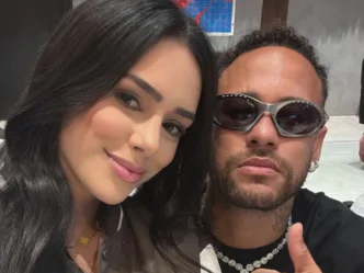 Jogador Neymar e sua mulher, Bruna Biancardi