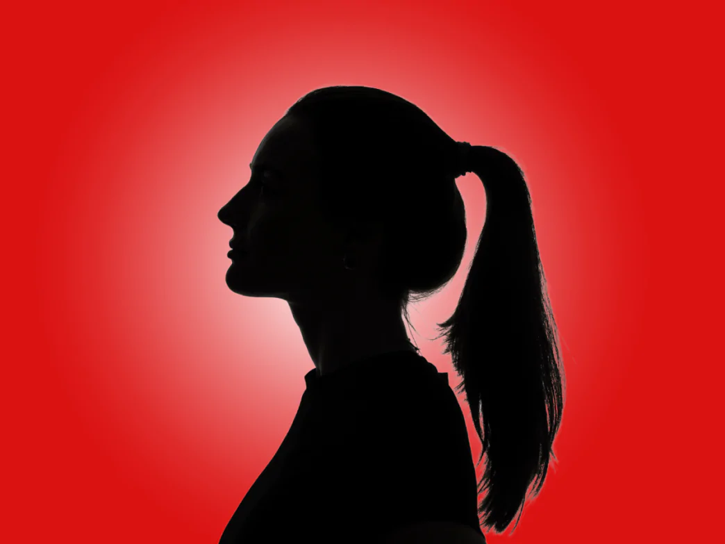 Silhueta de mulher, foto gênerica