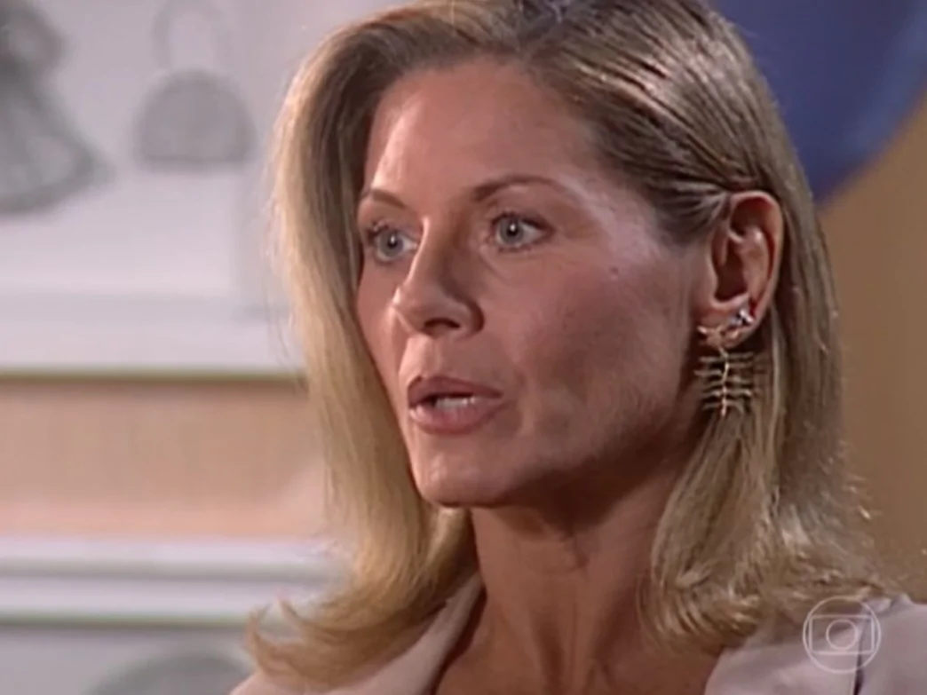Atriz Vera Fischer como Helena da novela Laços de Família, da Globo
