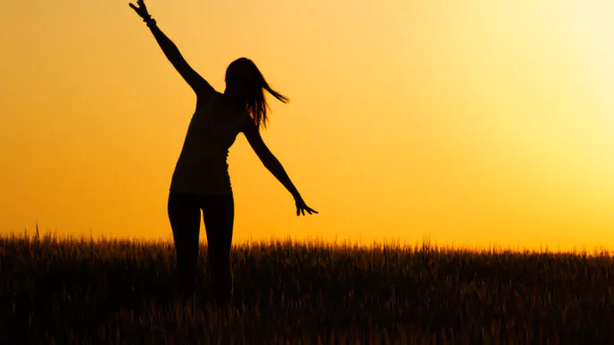 Foto de silhueta de mulher genérica