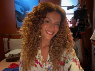 Atriz trans Gabriela Loran, de Três Graças