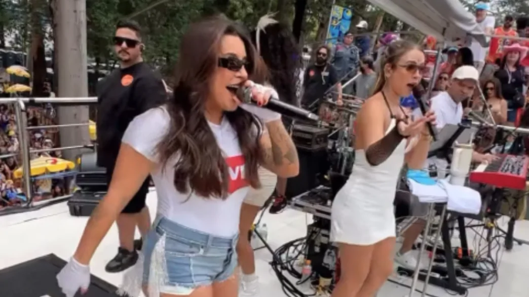 Cantora Lauana Prado