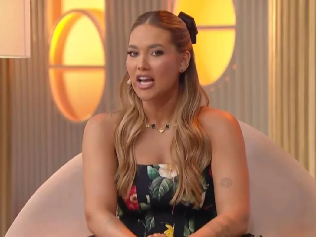 Influenciadora Virginia Fonseca em seu programa no SBT, o Sabadou