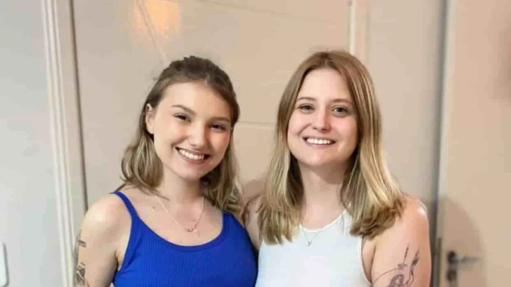 Influenciadora Isabel Veloso ao lado da irmã, Priscila Kiekow