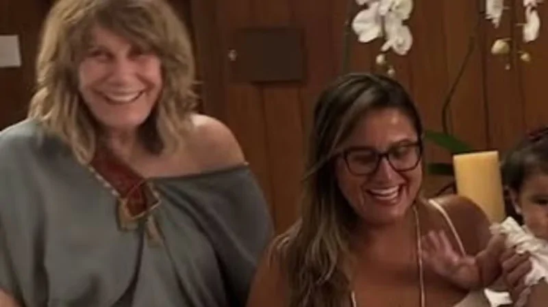 Atriz Renata Sorrah com Mariana Sochaczewski Simões, sua filha com direotr Marcos Paulo, que já morreu 