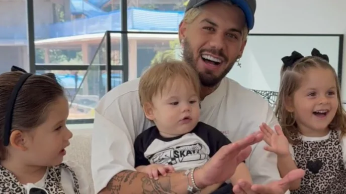 Zé Felipe e os filhos